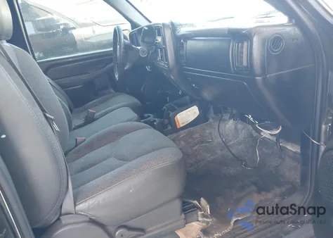 2004 Chevrolet Silverado 1500 Work Truck z USA, uszkodzony, nr VIN 1GCEC14V44Z345798